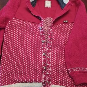 Woman's Wool Sweater